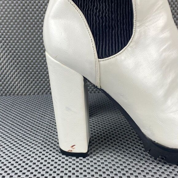BCBGeneration Leah Boots Womens Size 9B White Black Block Heel Ankle Boots - Picture 6 of 10